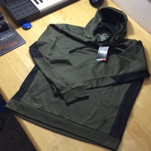 Nike therma-fit size large hoodie NWT